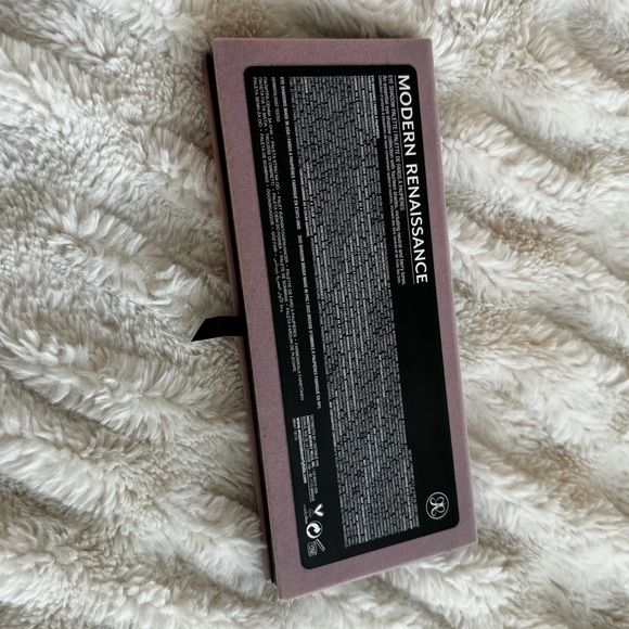 Brand New Modern Renaissance Palette - Picture 4 of 4